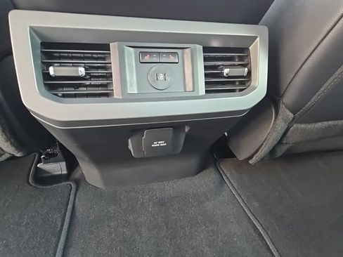 Used 2025 Ford F250 Lariat AWD/4WD image 26