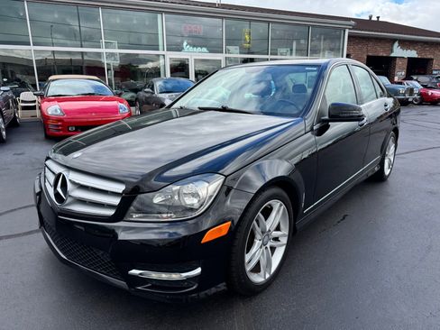 Used 2013 Mercedes-Benz C 300 4MATIC Sedan image 1