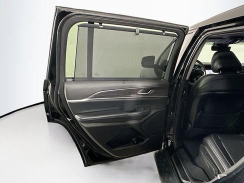 Used 2023 Jeep Grand Cherokee L Limited w/ Luxury Tech Group II image 25