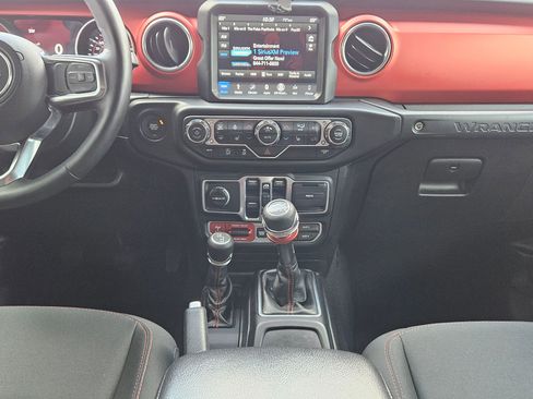 Used 2018 Jeep Wrangler Unlimited Rubicon image 10