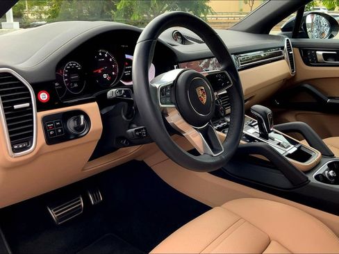 Used 2023 Porsche Cayenne S image 14