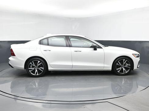 Used 2024 Volvo S60 B5 Core image 3