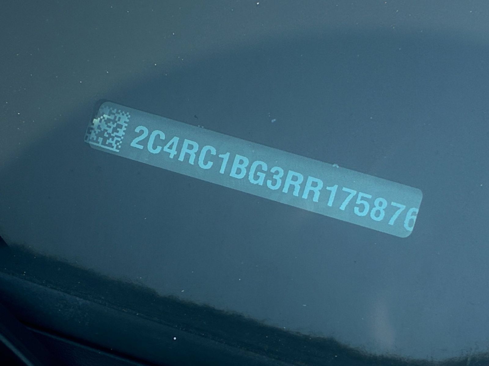 Used 2024 Chrysler Pacifica Touring-L FWD image 24