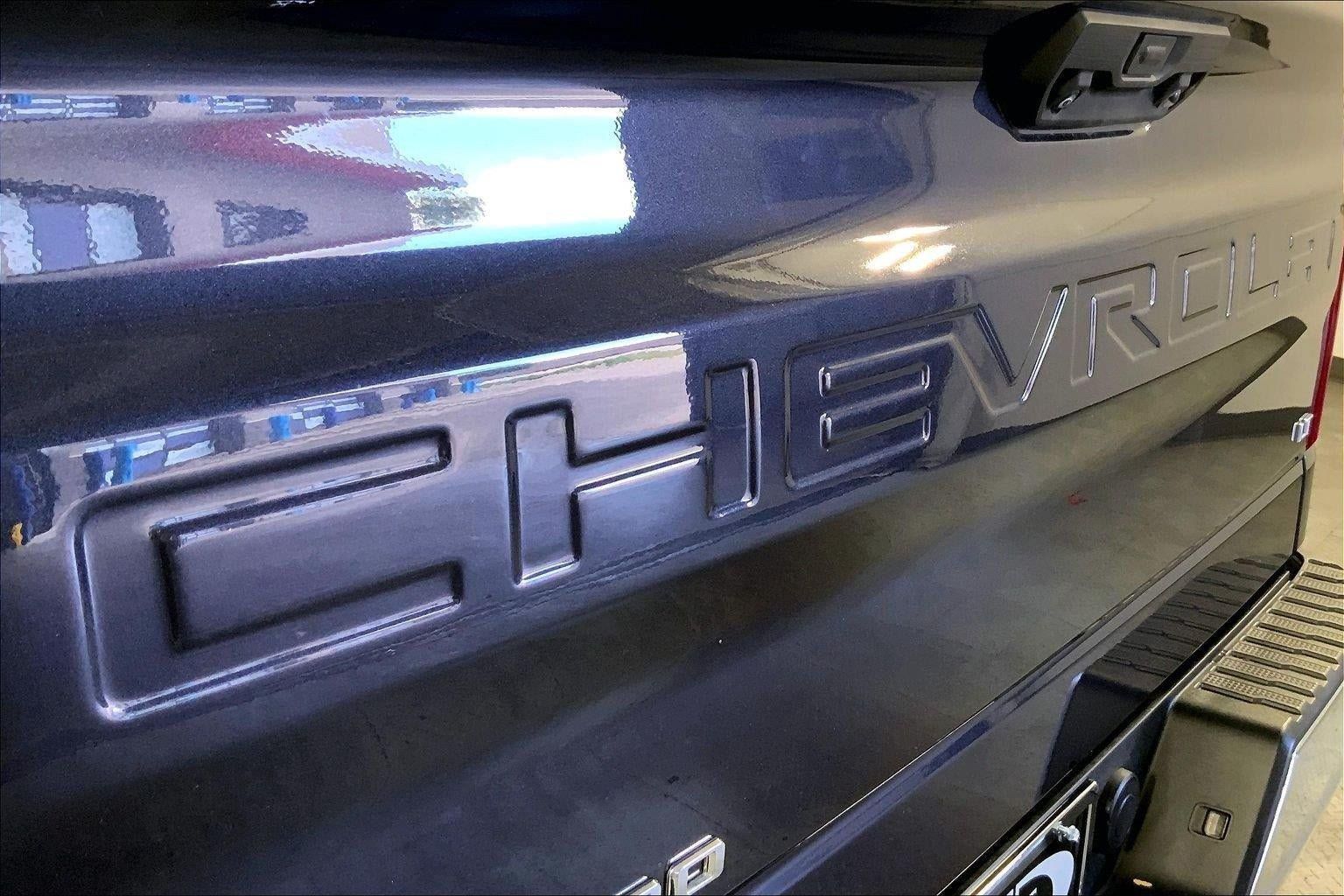 Used 2023 Chevrolet Silverado 1500 LT AWD/4WD image 29