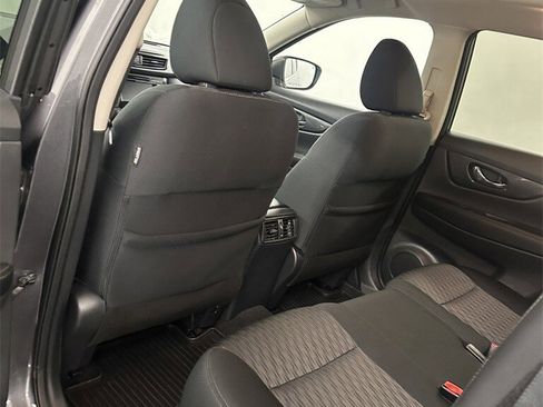 Used 2018 Nissan Rogue SV w/ Sun & Sound Touring Package image 26