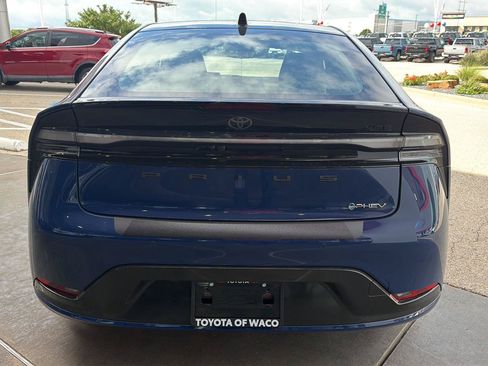 New 2026 Toyota Prius Plug-In Hybrid FWD image 5