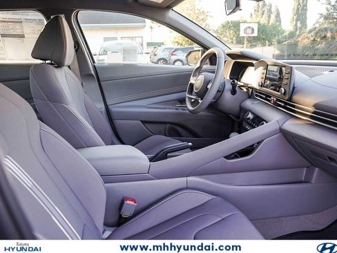 New 2026 Hyundai Elantra Sport FWD image 19