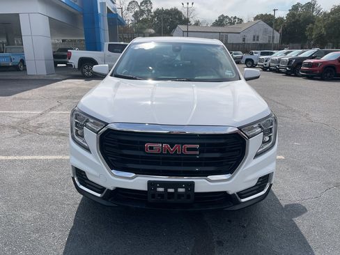 Certified 2024 GMC Terrain SLE image 3