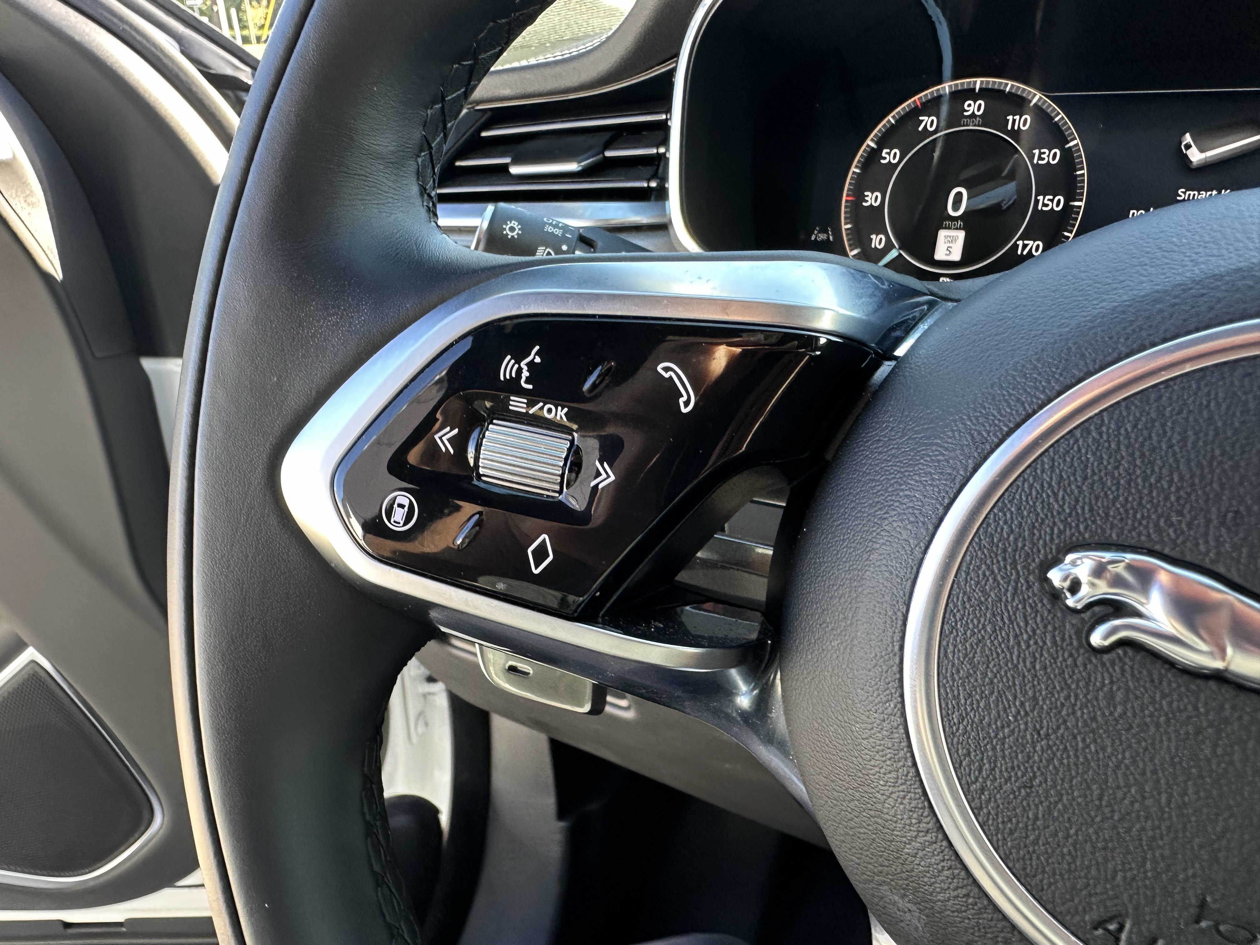 Certified 2026 Jaguar F-PACE R-Dynamic S AWD/4WD image 21