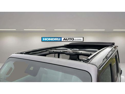 Used 2025 Jeep Wrangler Sahara w/ Safety Group image 12