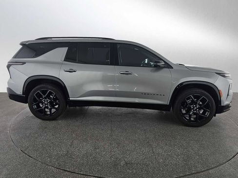 Used 2024 Chevrolet Traverse RS AWD/4WD image 2