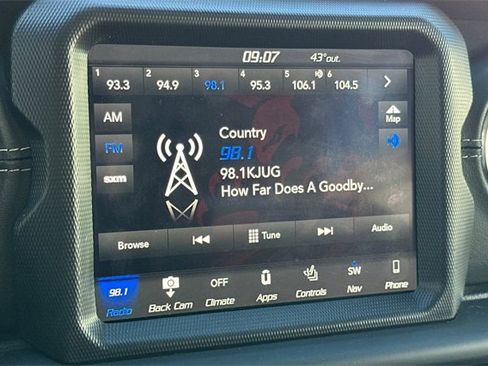 Used 2018 Jeep Wrangler Unlimited Sahara image 21