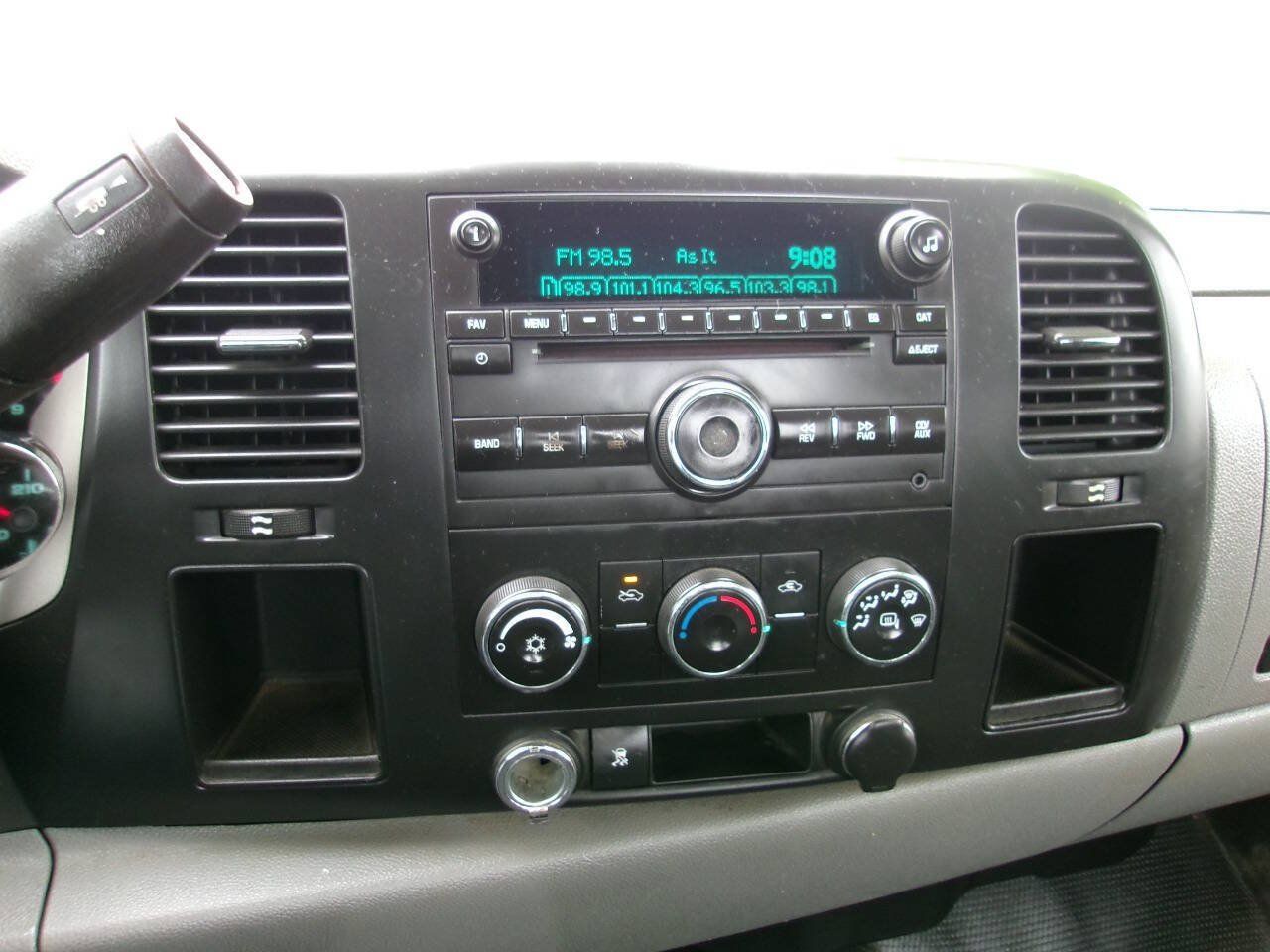 Used 2011 Chevrolet Silverado 2500 W/T w/ Snow Plow Prep Package AWD/4WD image 15