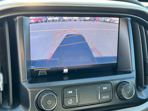 Used 2022 Chevrolet Colorado Z71 AWD/4WD image 31