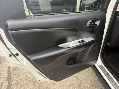 Used 2019 Dodge Journey SE w/ Connectivity Group image 13
