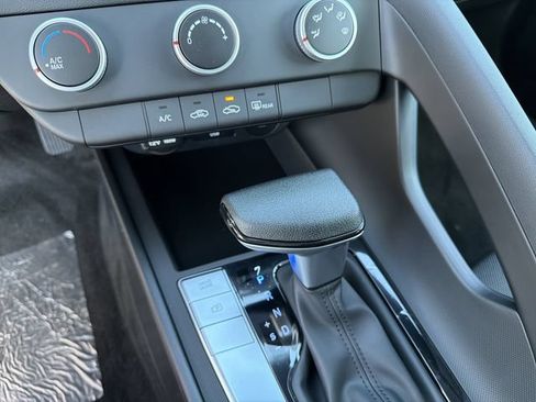 New 2026 Hyundai Elantra SE FWD image 32