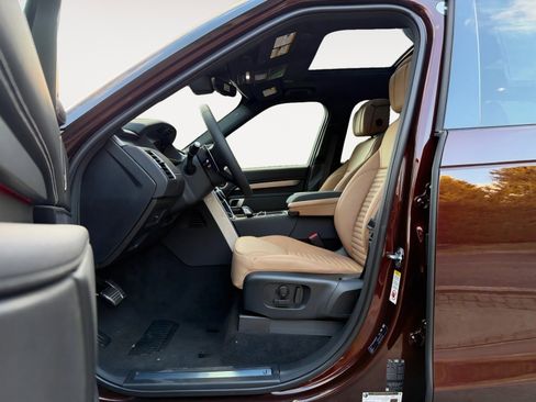 New 2026 Land Rover Discovery Limited Edition image 6