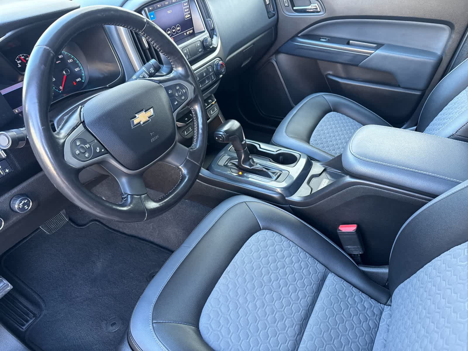 Used 2019 Chevrolet Colorado Z71 AWD/4WD image 11