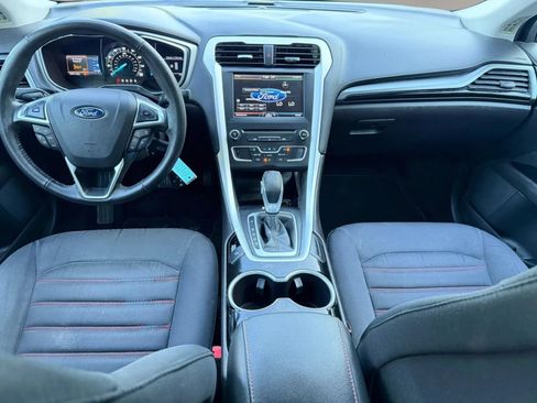 Used 2016 Ford Fusion SE FWD image 11