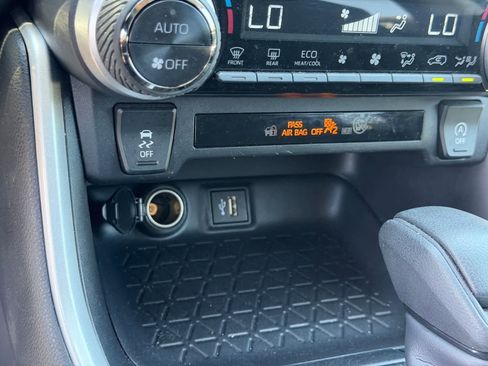 Used 2025 Toyota RAV4 XLE AWD/4WD image 20