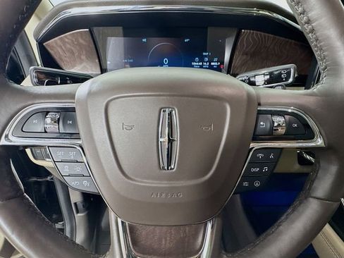 Certified 2022 Lincoln Navigator 4WD image 13