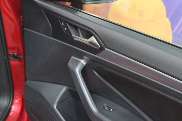 Used 2023 Volkswagen Jetta SE w/ Panoramic Sunroof Package FWD image 11