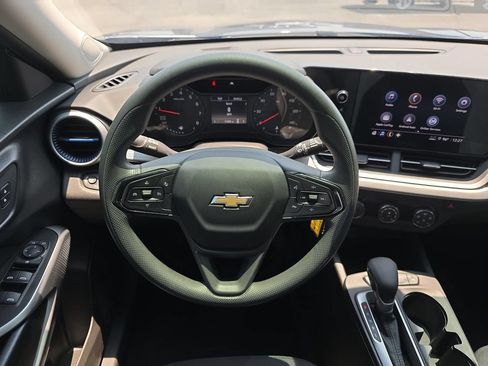 Used 2024 Chevrolet Trax LS w/ Driver Confidence Package FWD image 10