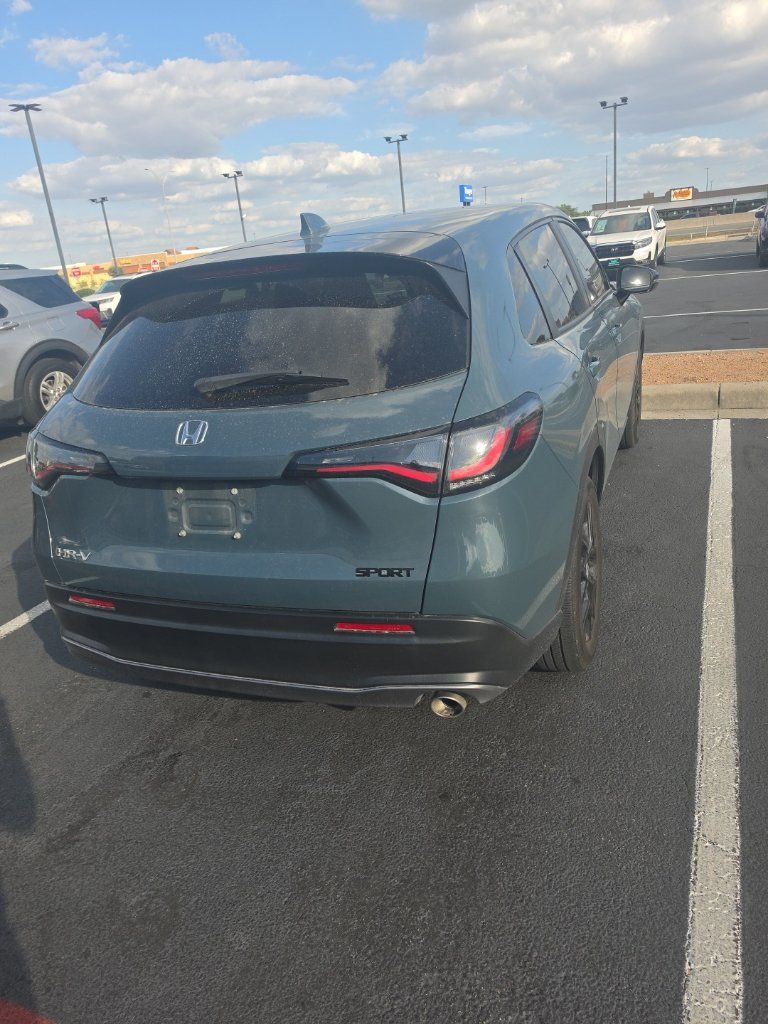 Used 2025 Honda HR-V Sport image 7