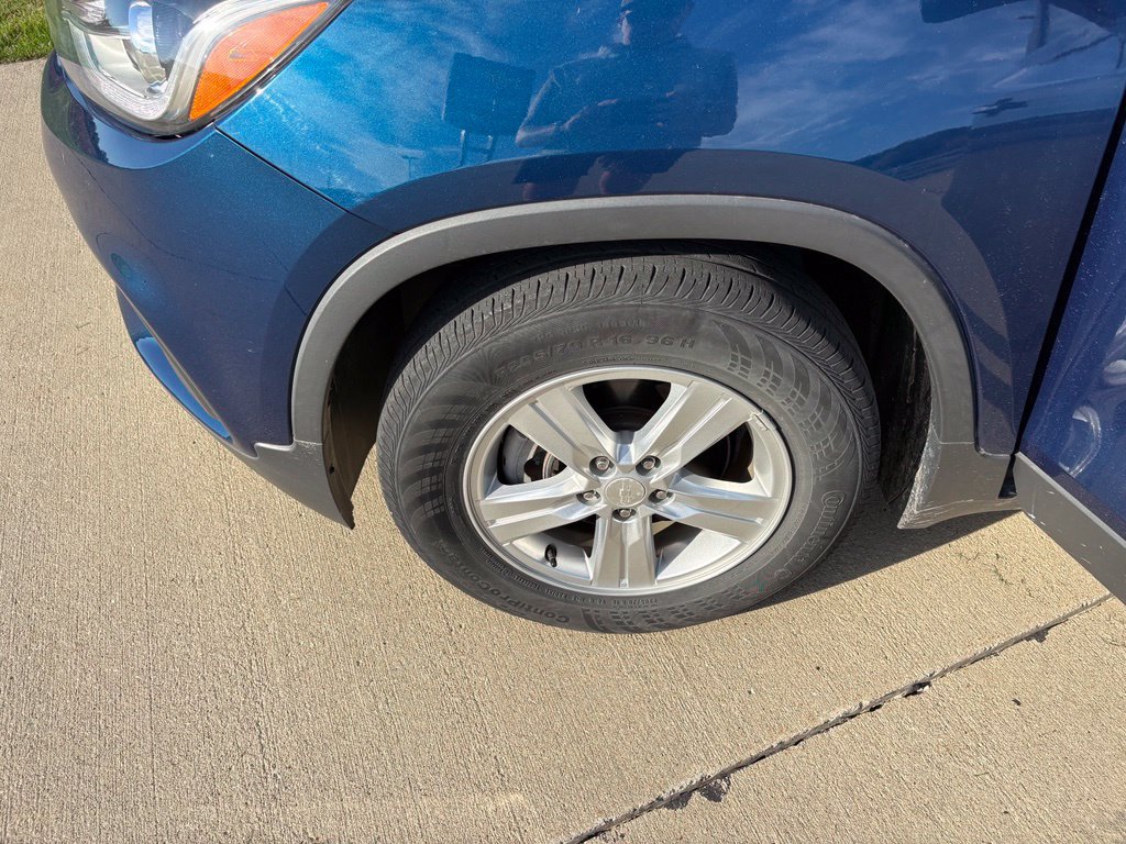 Used 2019 Chevrolet Trax LT w/ LT Convenience Package FWD image 24