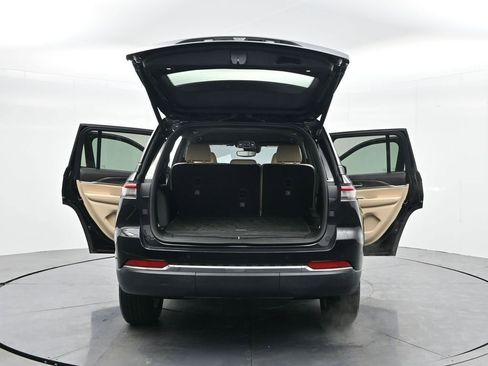 Used 2023 Jeep Grand Cherokee Limited image 44