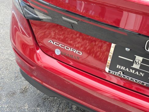 Certified 2025 Honda Accord SE image 5