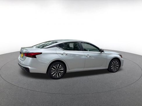 Used 2026 Nissan Altima 2.5 SV FWD image 16