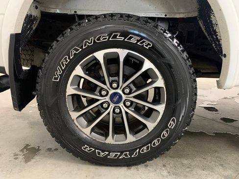 Used 2018 Ford F150 Lariat w/ Equipment Group 501A Mid AWD/4WD image 9