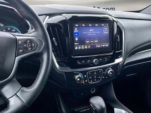 Used 2023 Chevrolet Traverse LT image 10
