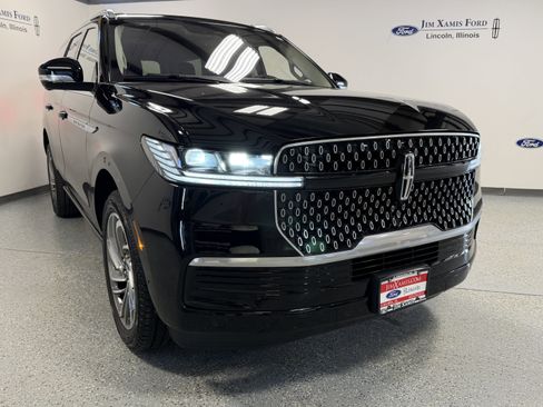 Used 2025 Lincoln Navigator Reserve AWD/4WD image 39