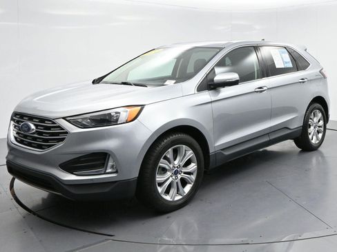 Used 2022 Ford Edge Titanium AWD/4WD image 3