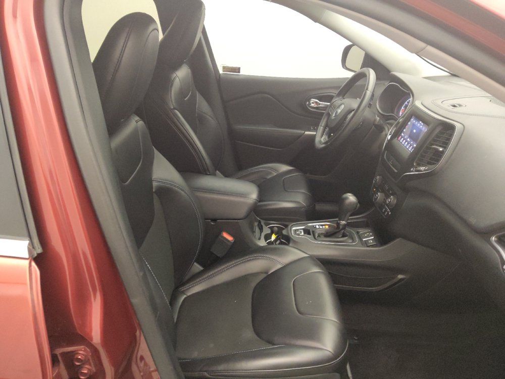 Used 2019 Jeep Cherokee Latitude Plus FWD image 21