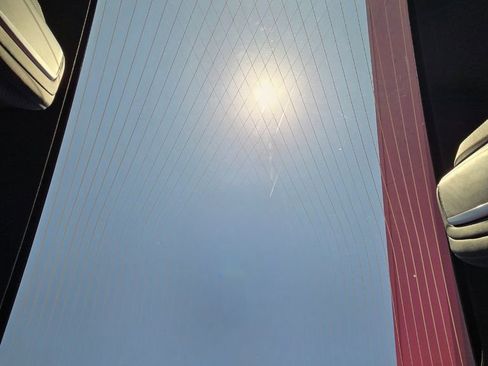 Used 2023 BMW 740i image 37