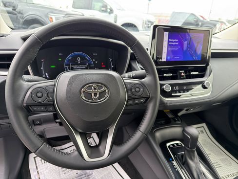 Used 2024 Toyota Corolla XLE FWD image 9
