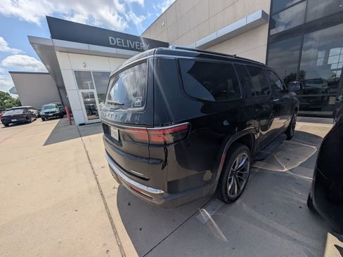 Used 2022 Jeep Wagoneer Series II w/ Premium Group I RWD image 8