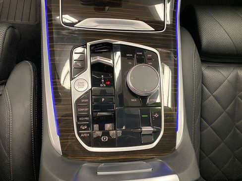 Used 2024 BMW X7 xDrive40i image 7