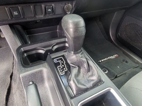 Used 2020 Toyota Tacoma SR image 22