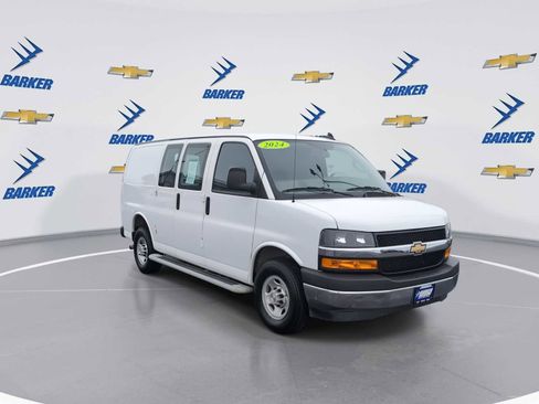 Used 2024 Chevrolet Express 2500 w/ Driver Convenience Package image 2