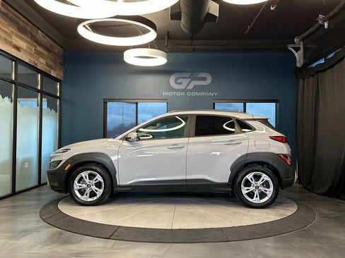 Used 2022 Hyundai Kona SEL w/ Convenience Package FWD image 6