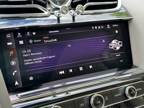 New 2024 Bentley Bentayga Extended Wheelbase image 21