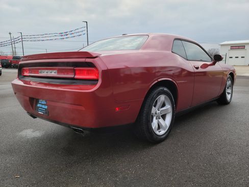 Used 2013 Dodge Challenger R/T image 4