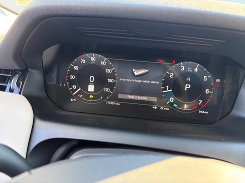 Used 2024 Land Rover Discovery Sport S image 14