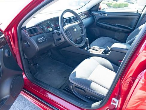 Used 2013 Chevrolet Impala LT w/ LT Sunroof Package image 18