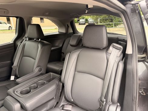 Used 2023 Honda Odyssey Touring image 24