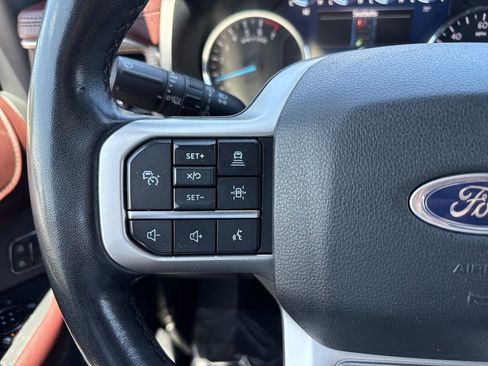 Used 2023 Ford Expedition Limited RWD image 16